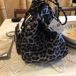 **Girlie Girl HUGE Tote and makeup BAG***